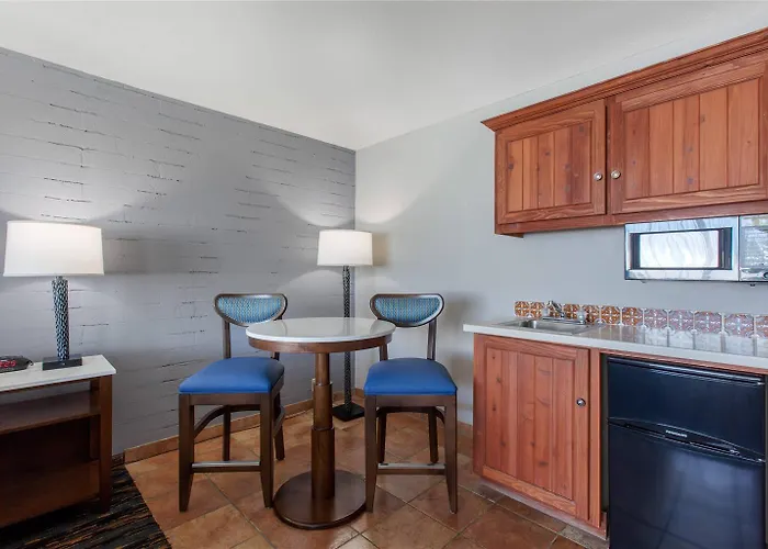 Hotel La & Casitas, An Ascend Collection Casas Adobes
